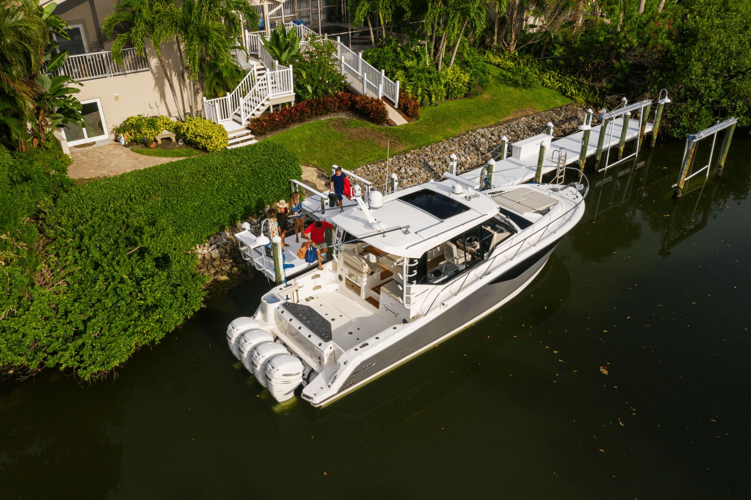 2025 Boston Whaler 405 Conquest - 17