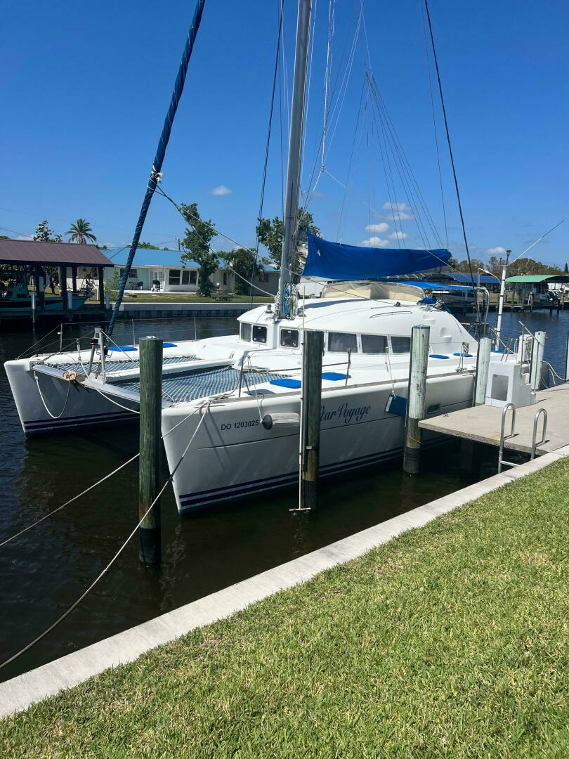 2002 Lagoon 410 - Image 2