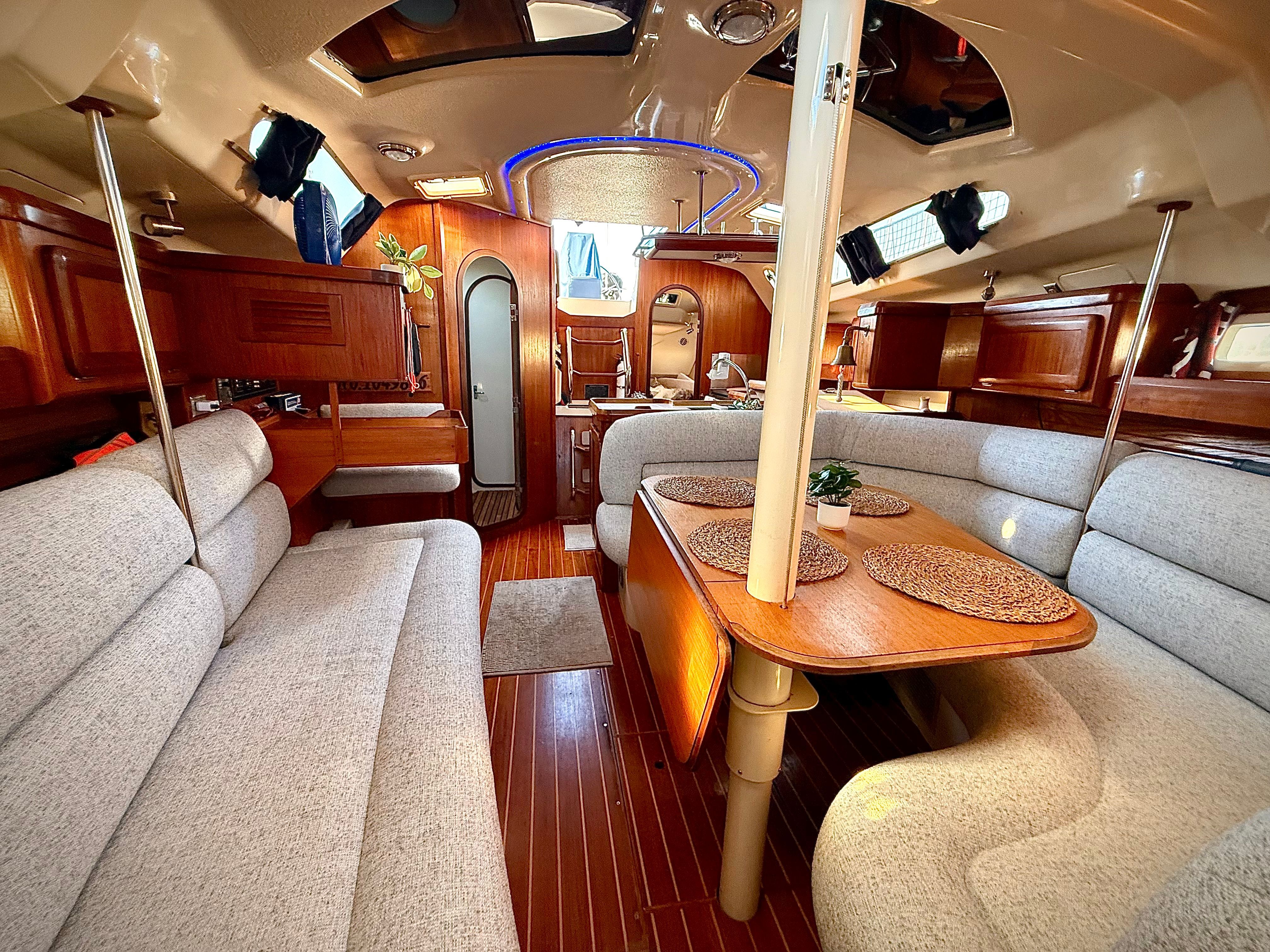 1993 Hunter Legend 40.5 - 35