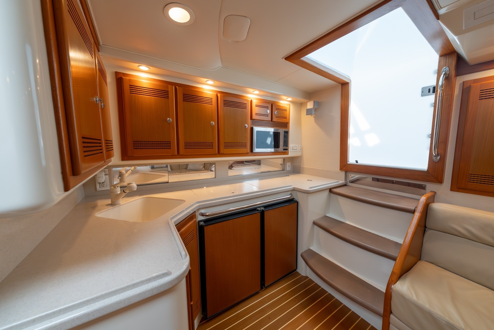 2002 Cabo 45 Express - Image 45