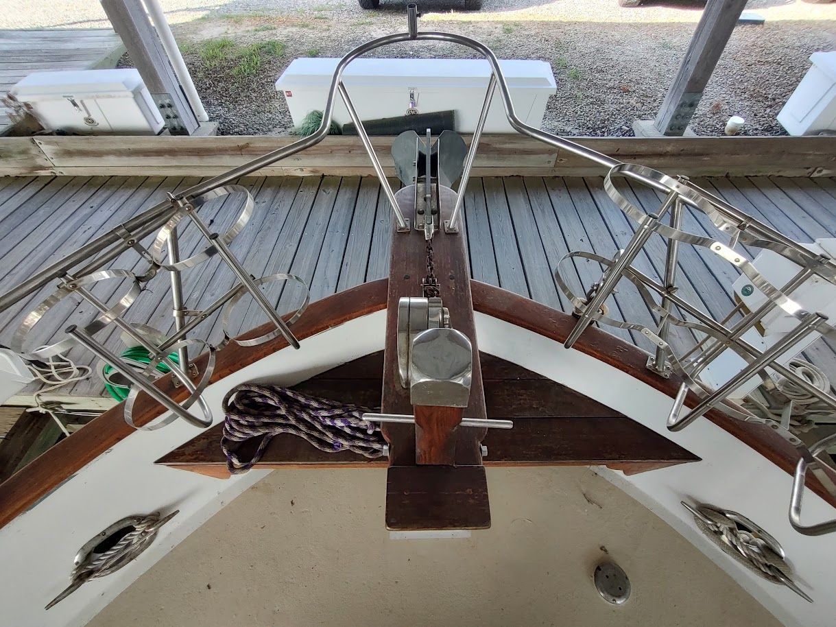 Marine Trader Double Cabin 40, 1983, anchor area view.