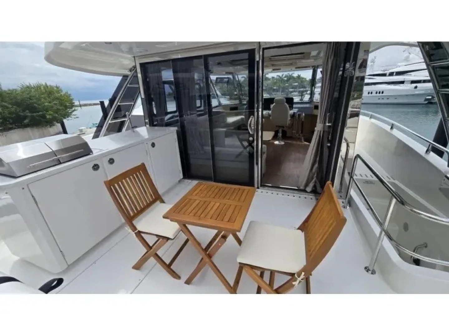 2025 Aquila 54 YACHT - Image 12