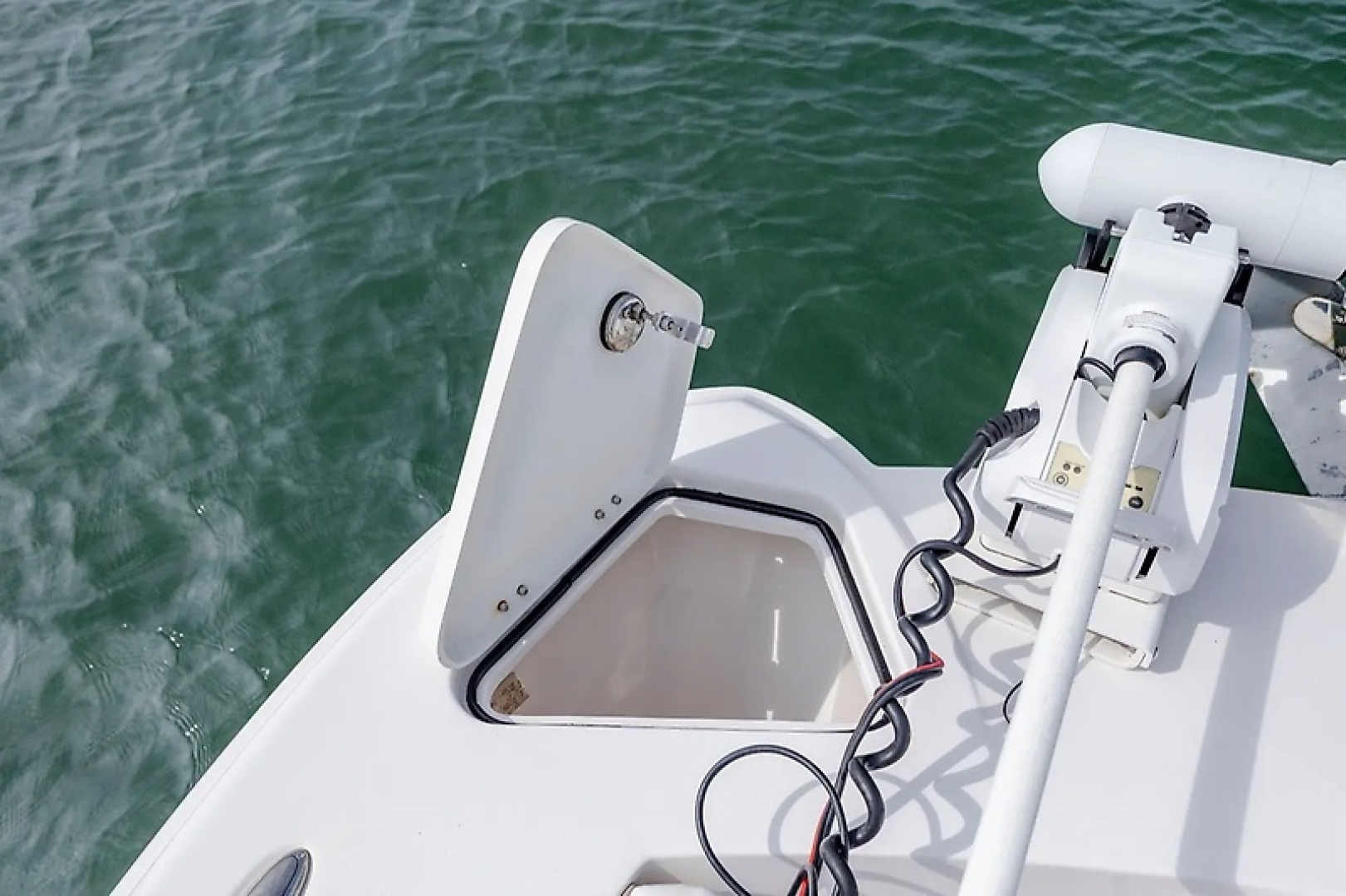 2023 Twin Vee 240 GFX - Image 24
