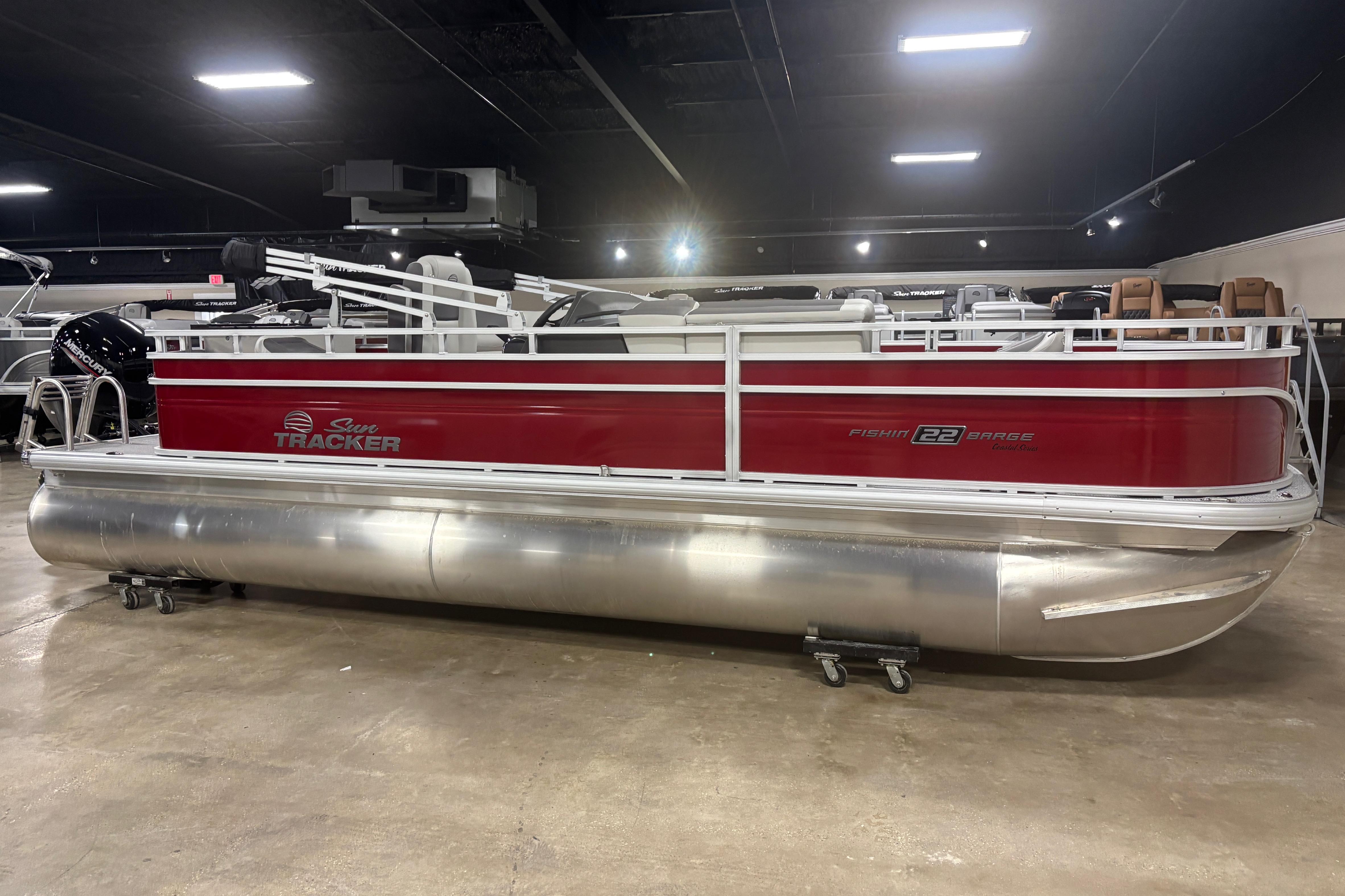 2026 Sun Tracker Fishin' Barge 22 DLX