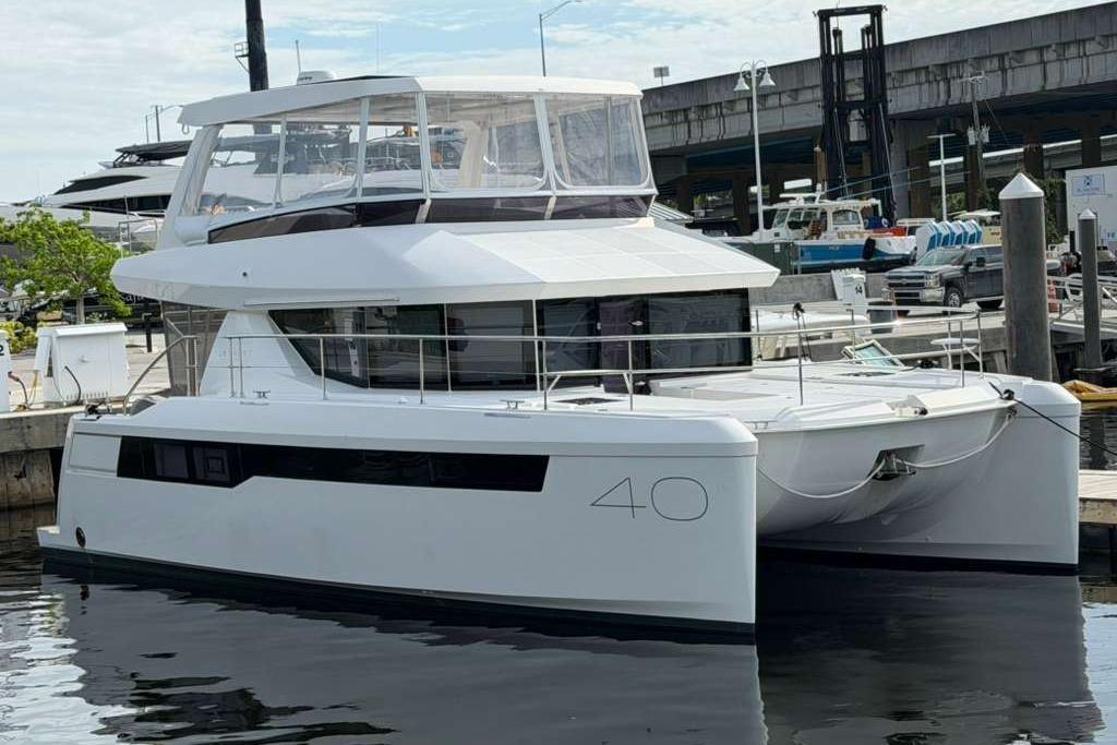 2025 Leopard 40 Powercat
