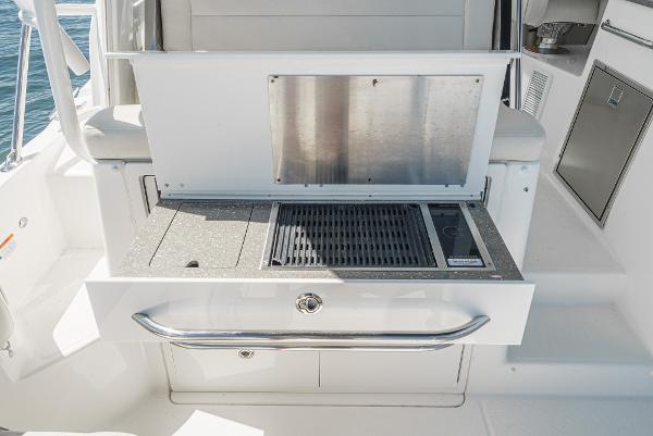 2020 Boston Whaler 345 Conquest - 34
