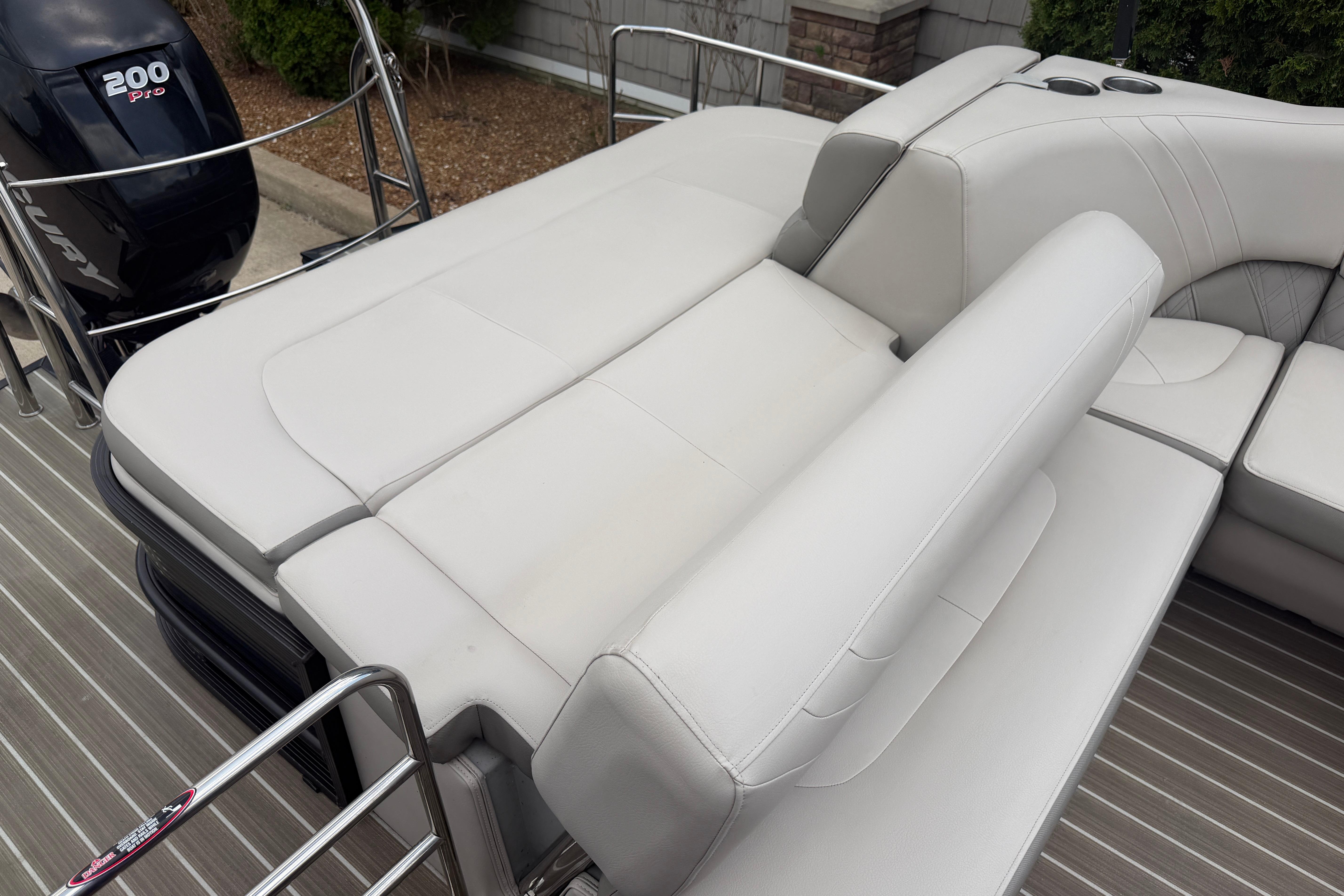 2019 Harris Solstice 240 boat with comfortable seating and Mercury 200 Pro motor.