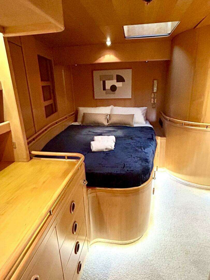 1989 Sensation Yachts — - Image 10