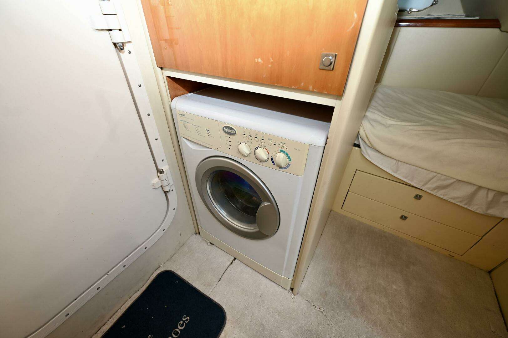 2005 Sunseeker Yacht - Image 52