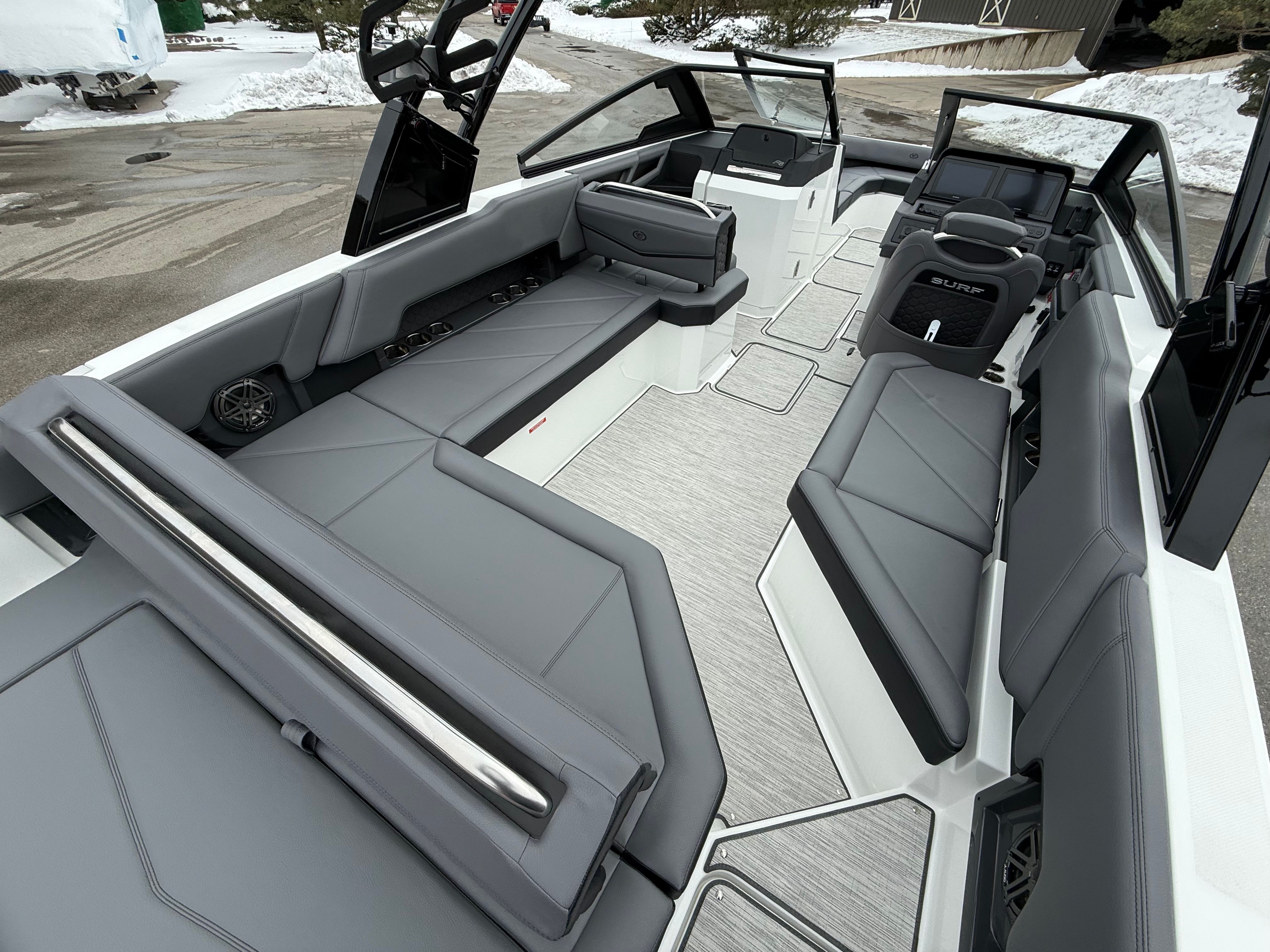 2026 Cobalt R8 Surf - 26