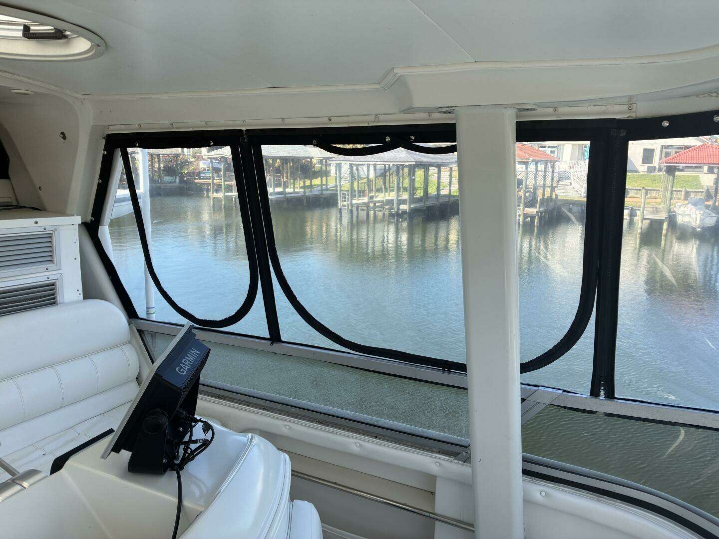 1996 Carver 455 Aft Cabin - Image 25
