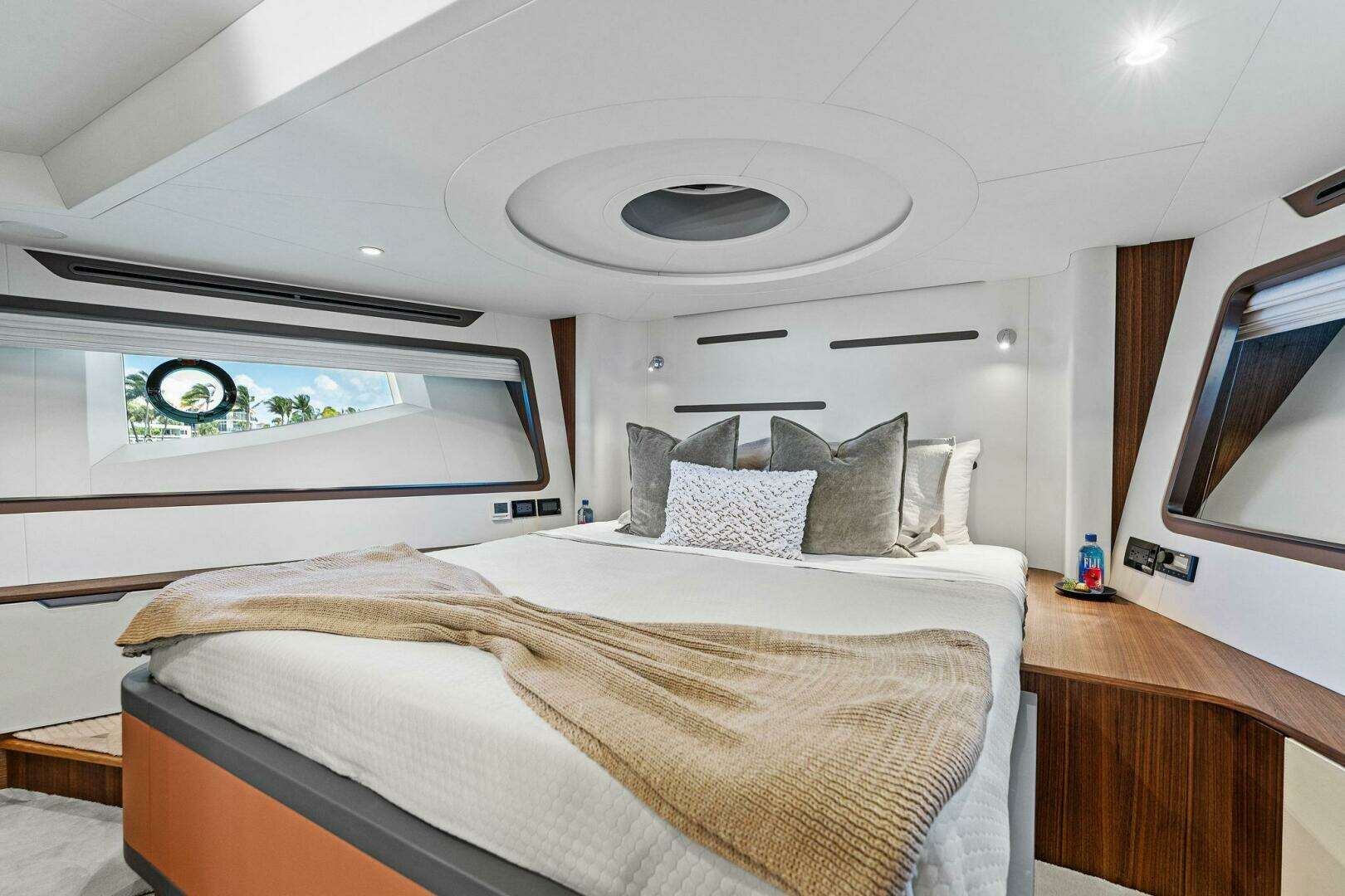 2024 Aquitalia Yachts Flybridge - Image 50