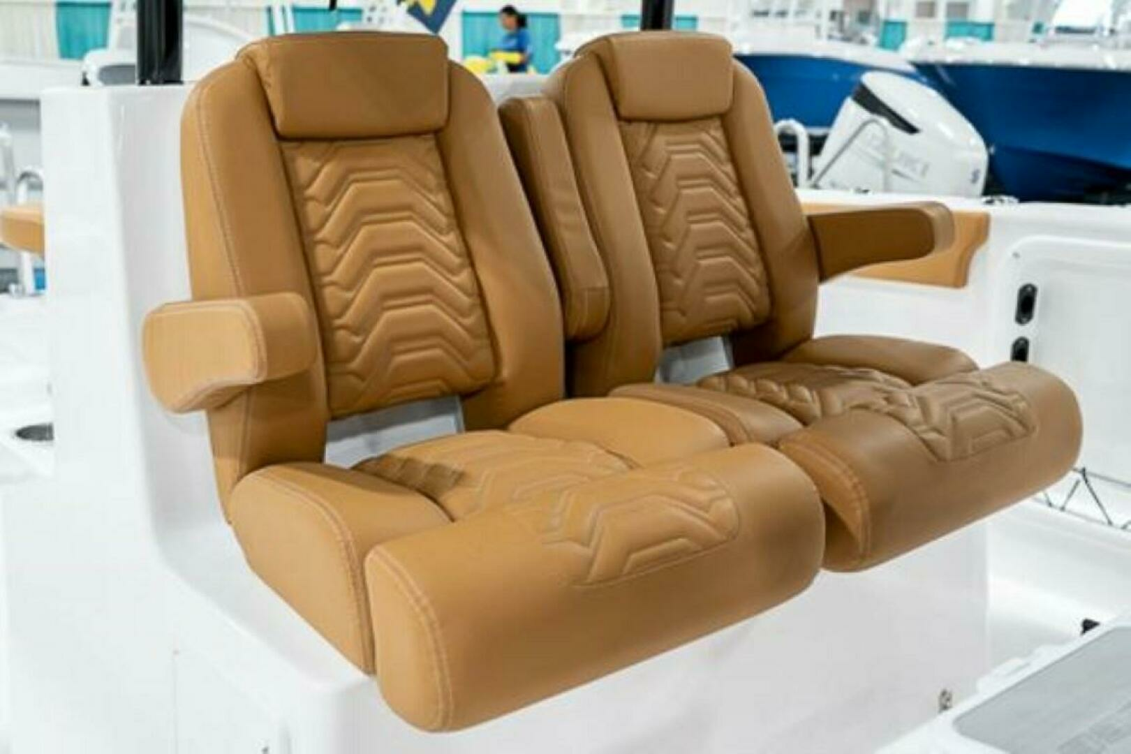 2023 Twin Vee 340 GFX CC - Image 5