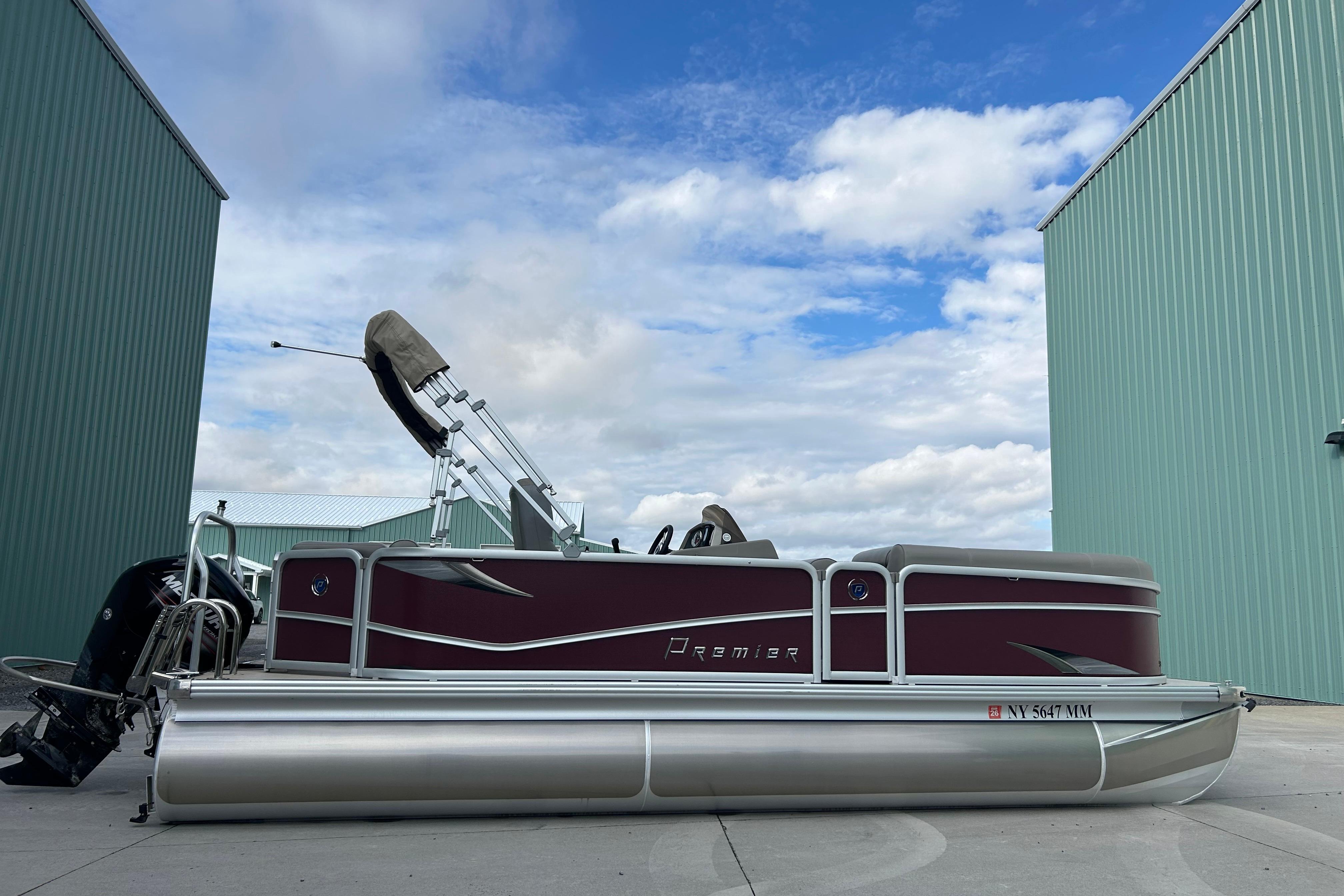 2017 Premier 220 SunSation