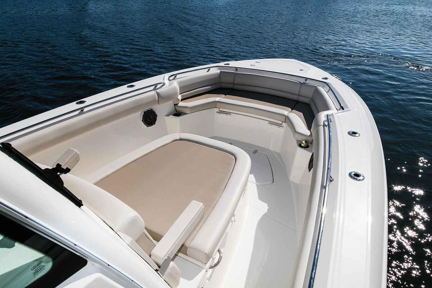 2023-Boston-Whaler-330-Outrage-MarineMax