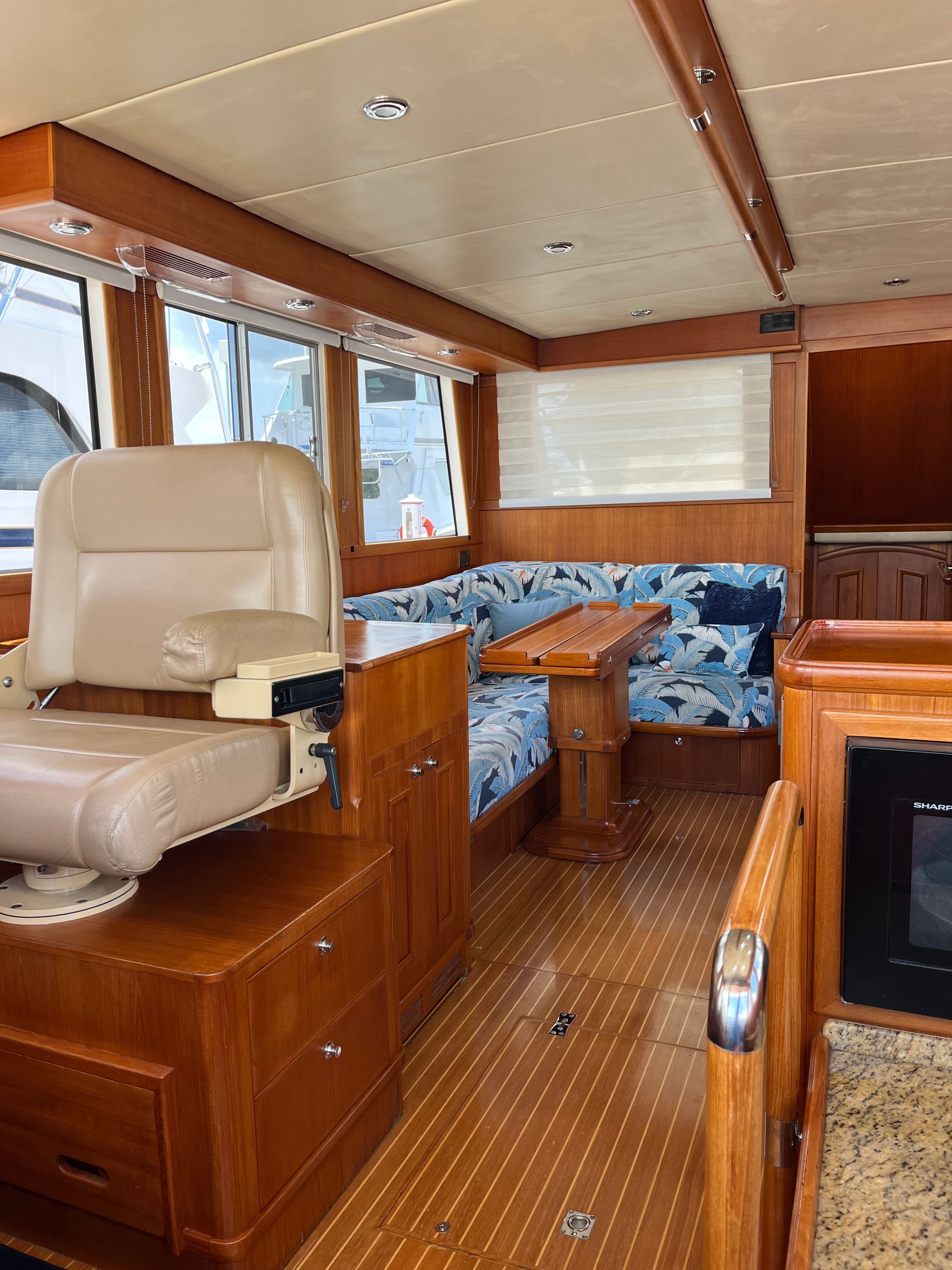 2007 Grand Banks 47 Heritage CL - 28
