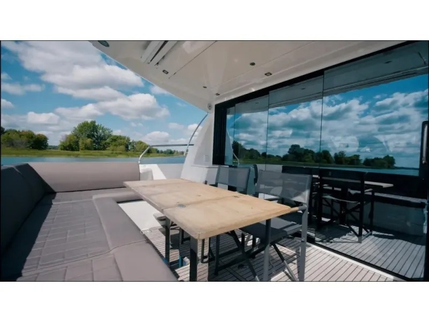 2018 Present Yachts 520S - Image 11