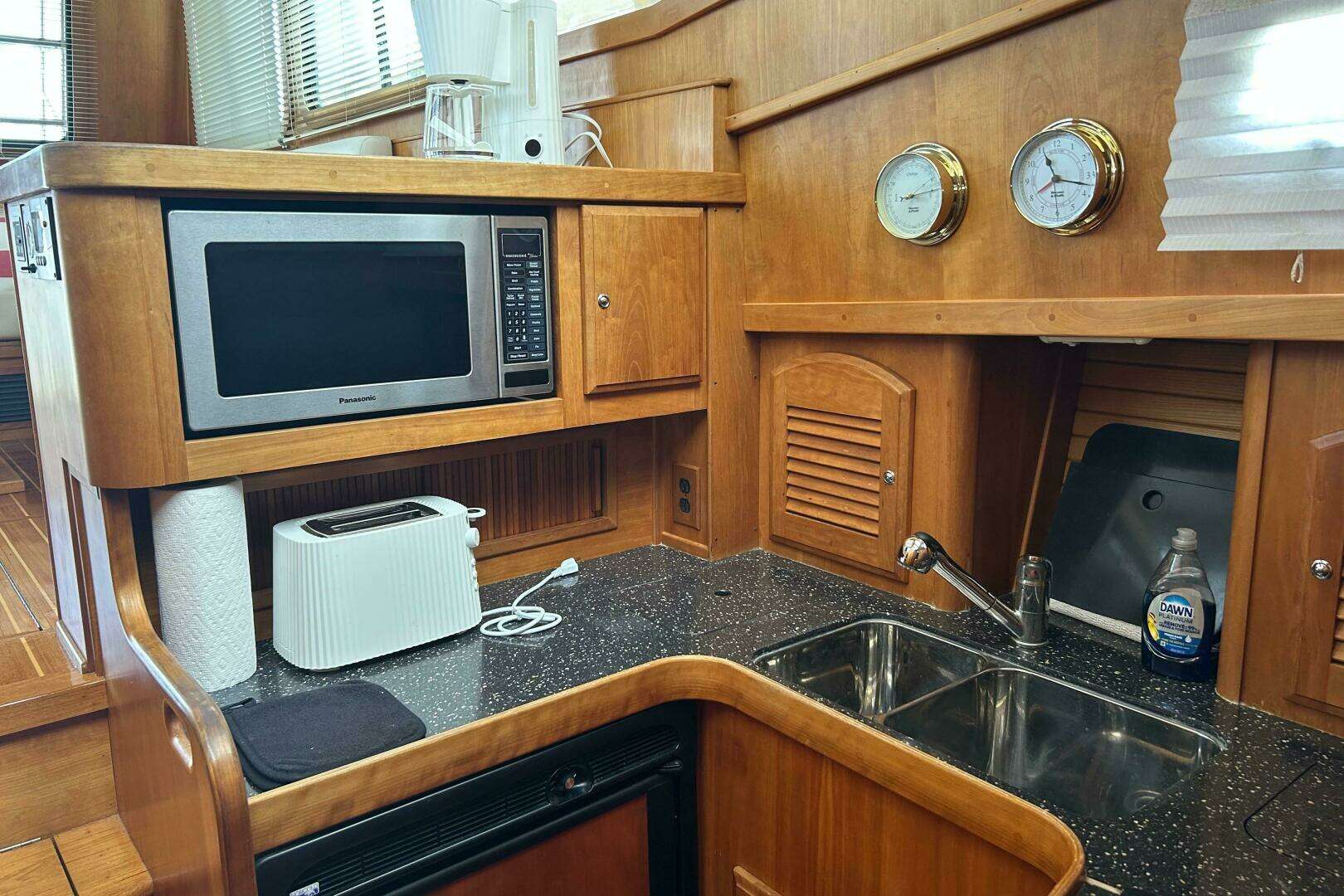 2004 Sabre 36 Flybridge - Image 30