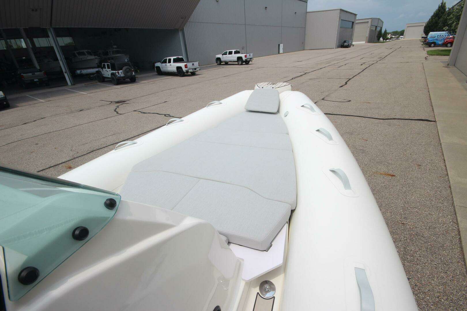 2024 Zodiac Medline 7.5 NEO - Image 28