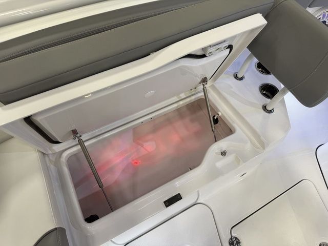 2026 Everglades 285 Center Console - 37