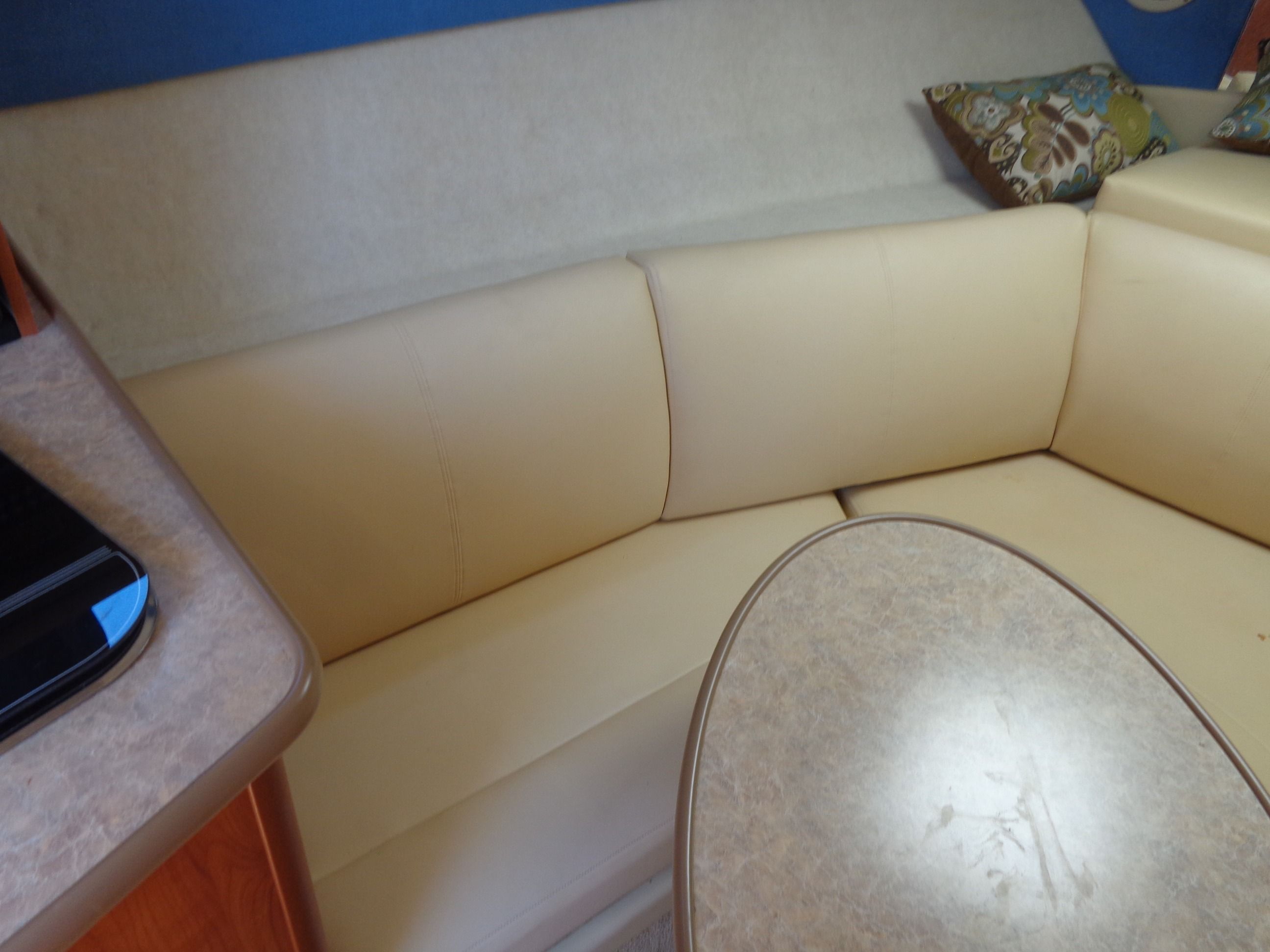 2007 Bayliner 245 Cruiser - 43