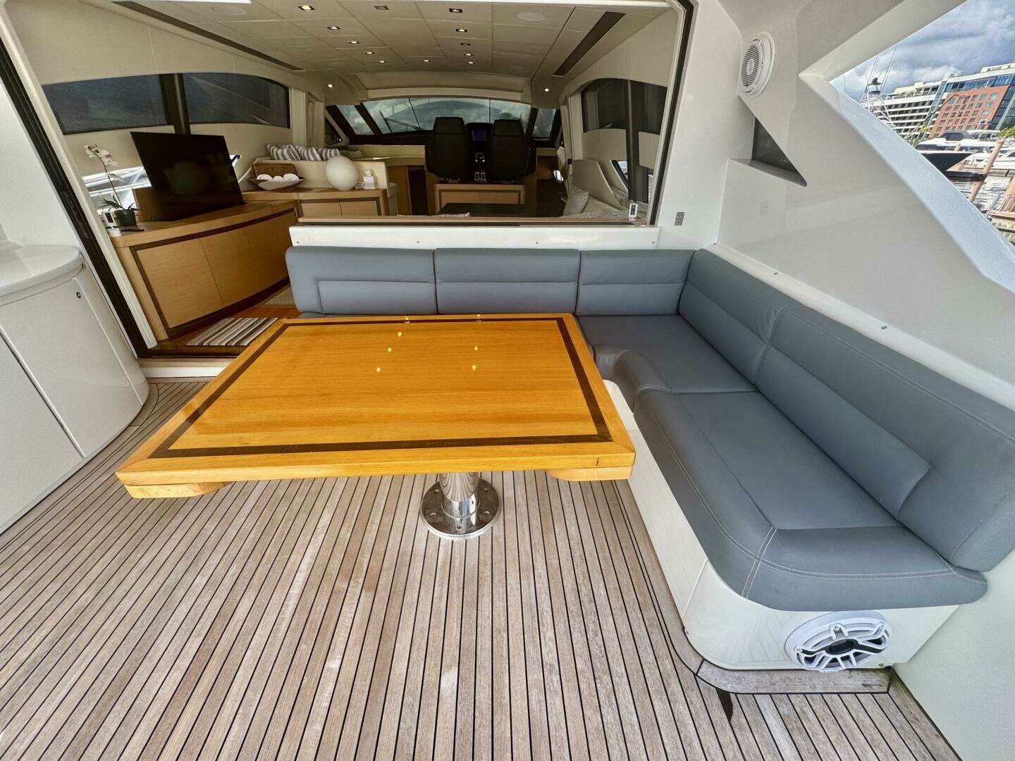 2008 Pershing 72 - Image 10