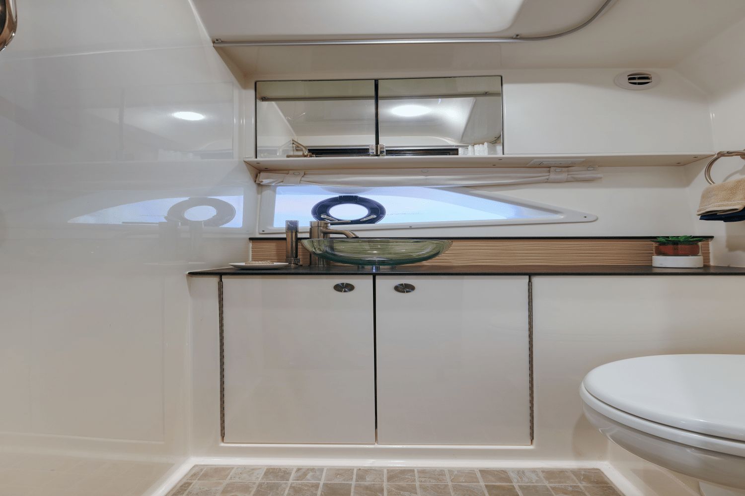 2026 Sea Ray Sundancer 320 Outboard - 15