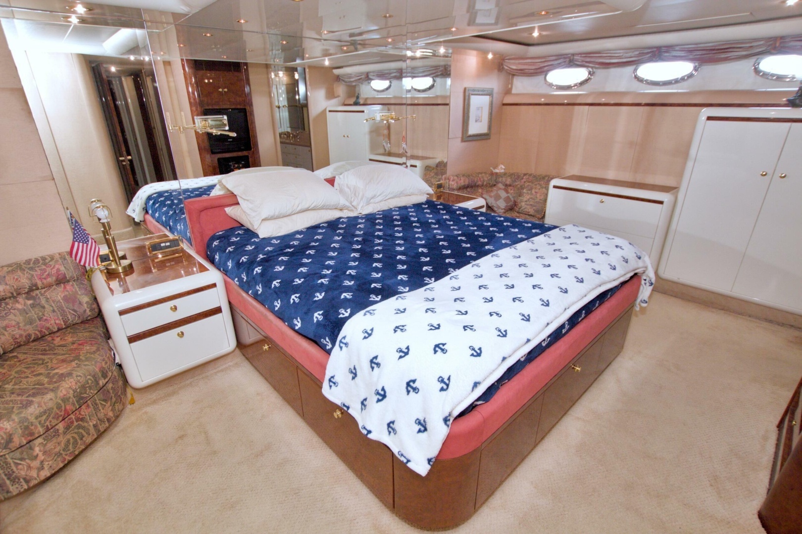 1998 Lazzara Yachts 76 Skylounge Grand Salon - Image 19