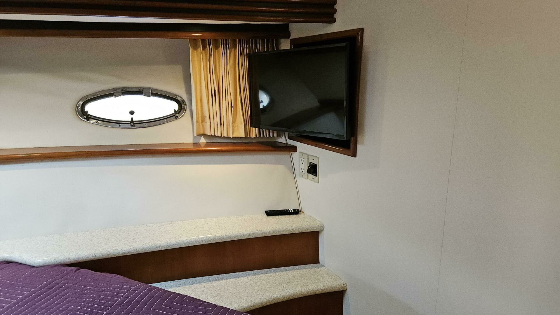 2000 Carver 450 Voyager - Image 31