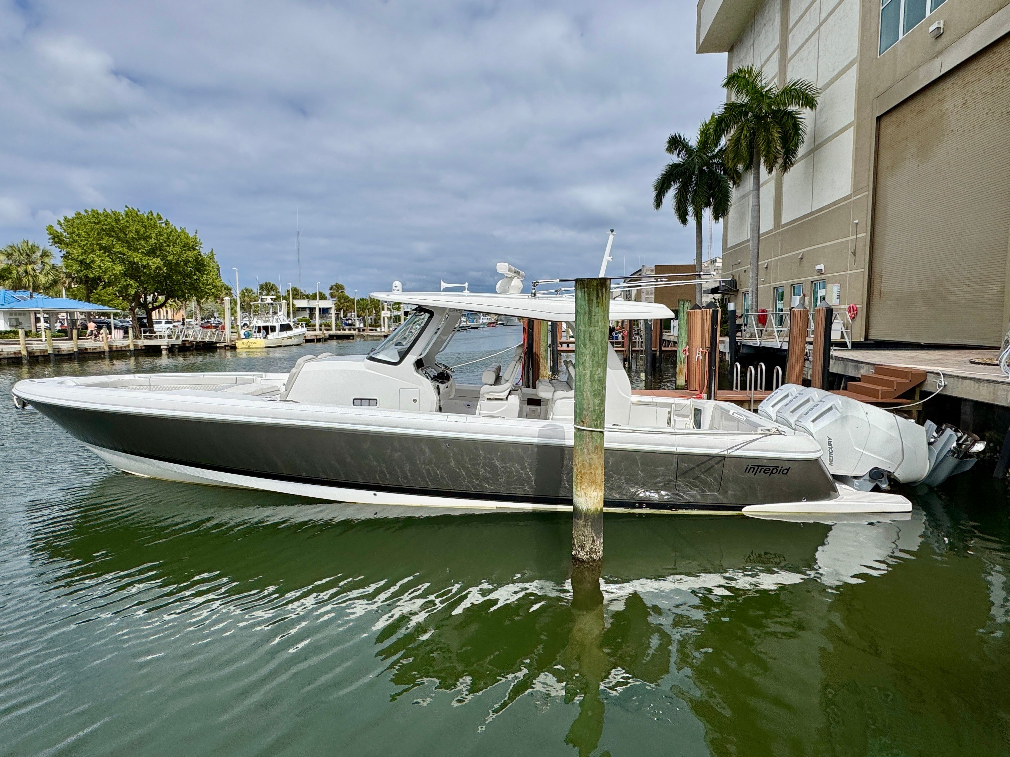 2024 Intrepid 427 Nomad SE