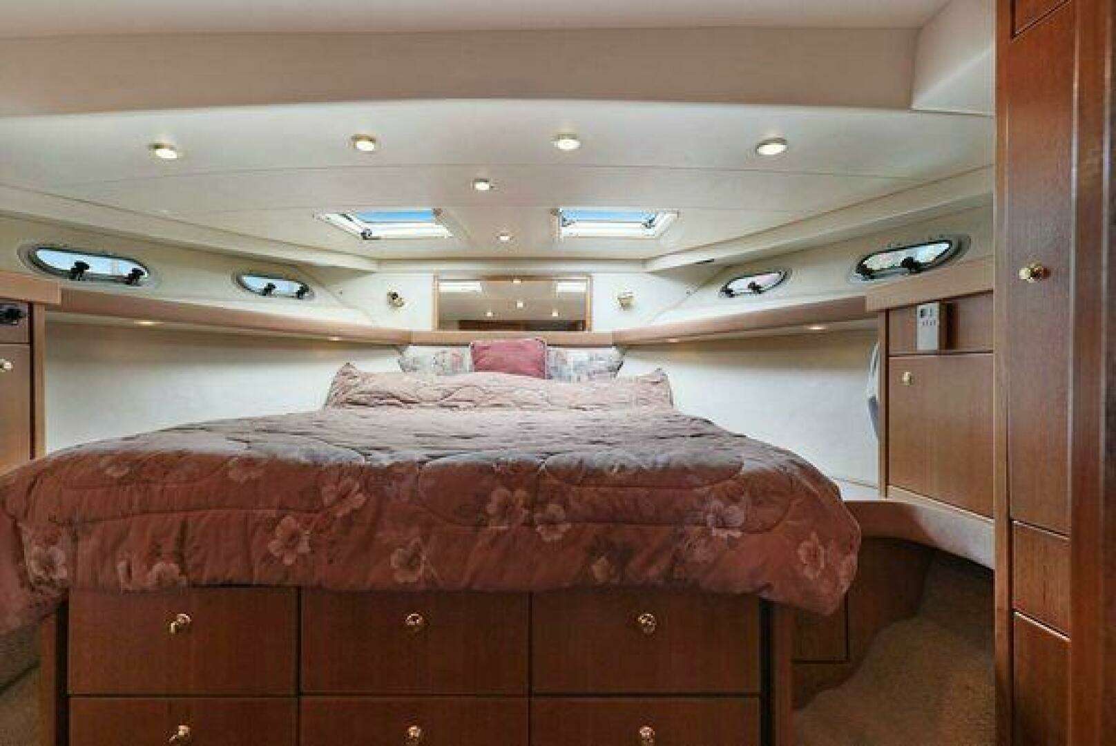 1998 Bayliner 4788 - Image 27