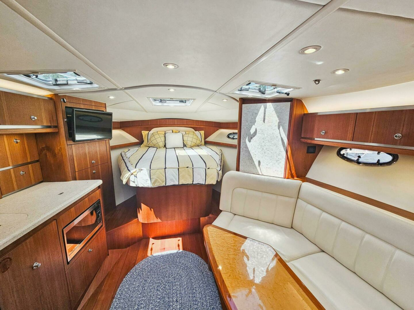 2006 Tiara Yachts 3200 Open - Image 17