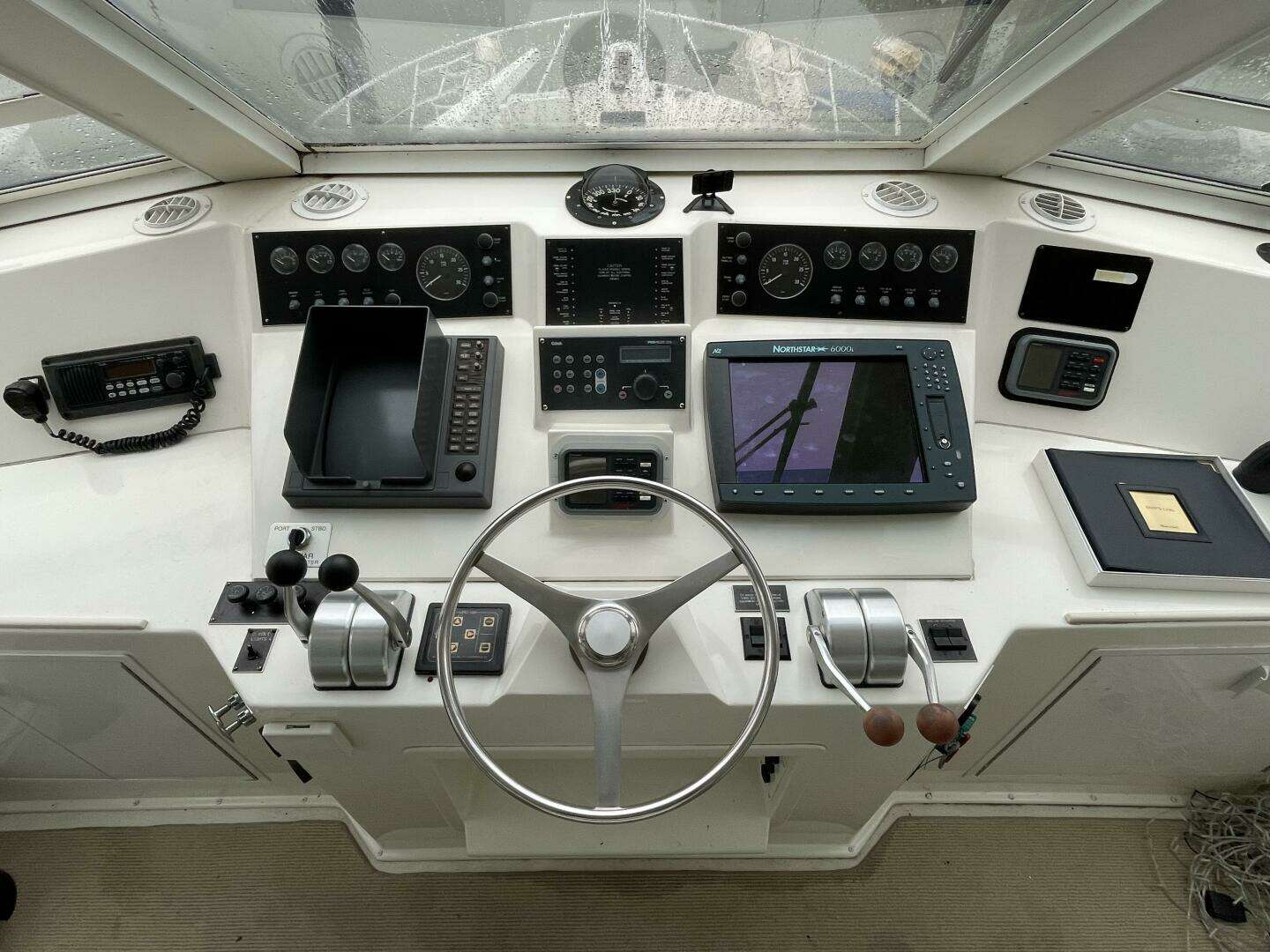1995 Viking 54 Sports Yacht - Image 17