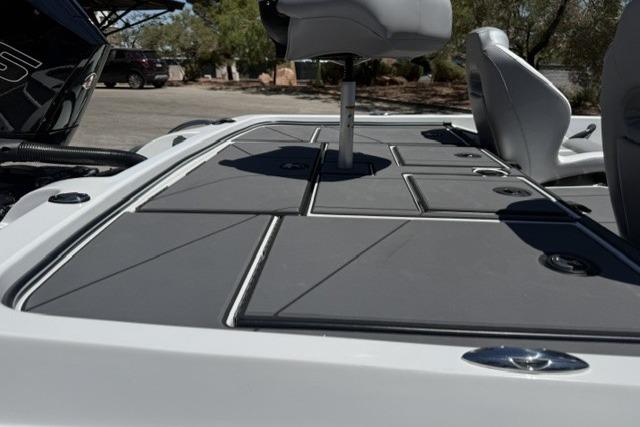 2026 Nitro Z19 XL Pro boat deck with seating and storage compartments.