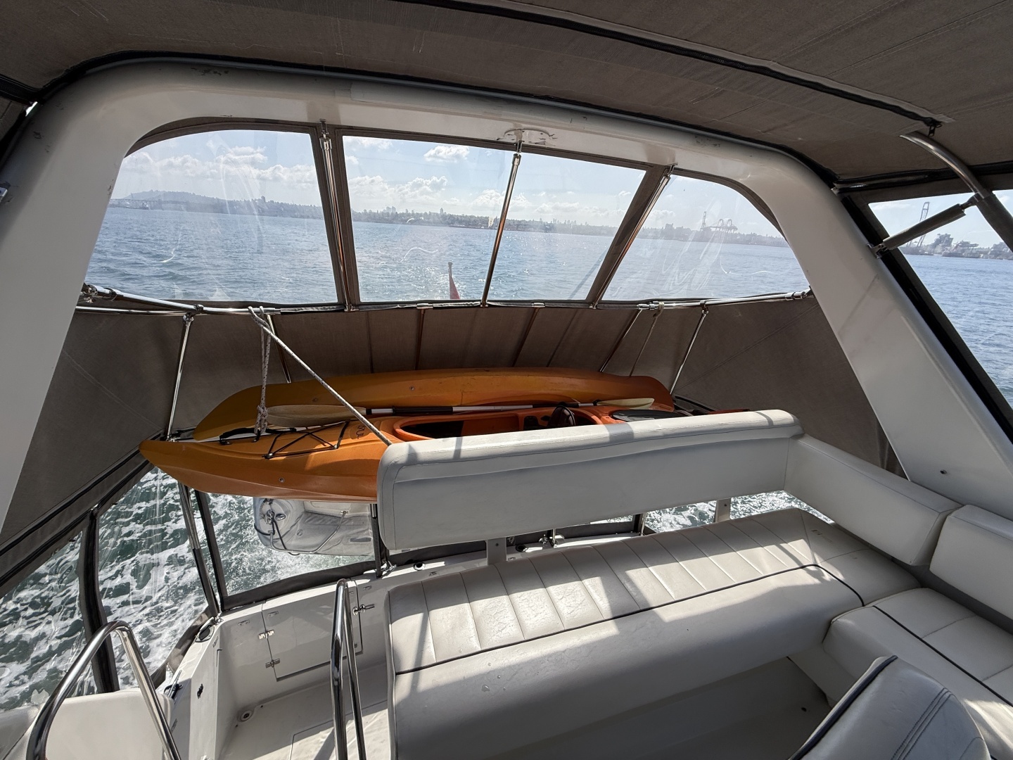 1996 Carver 370 Voyager - Image 40