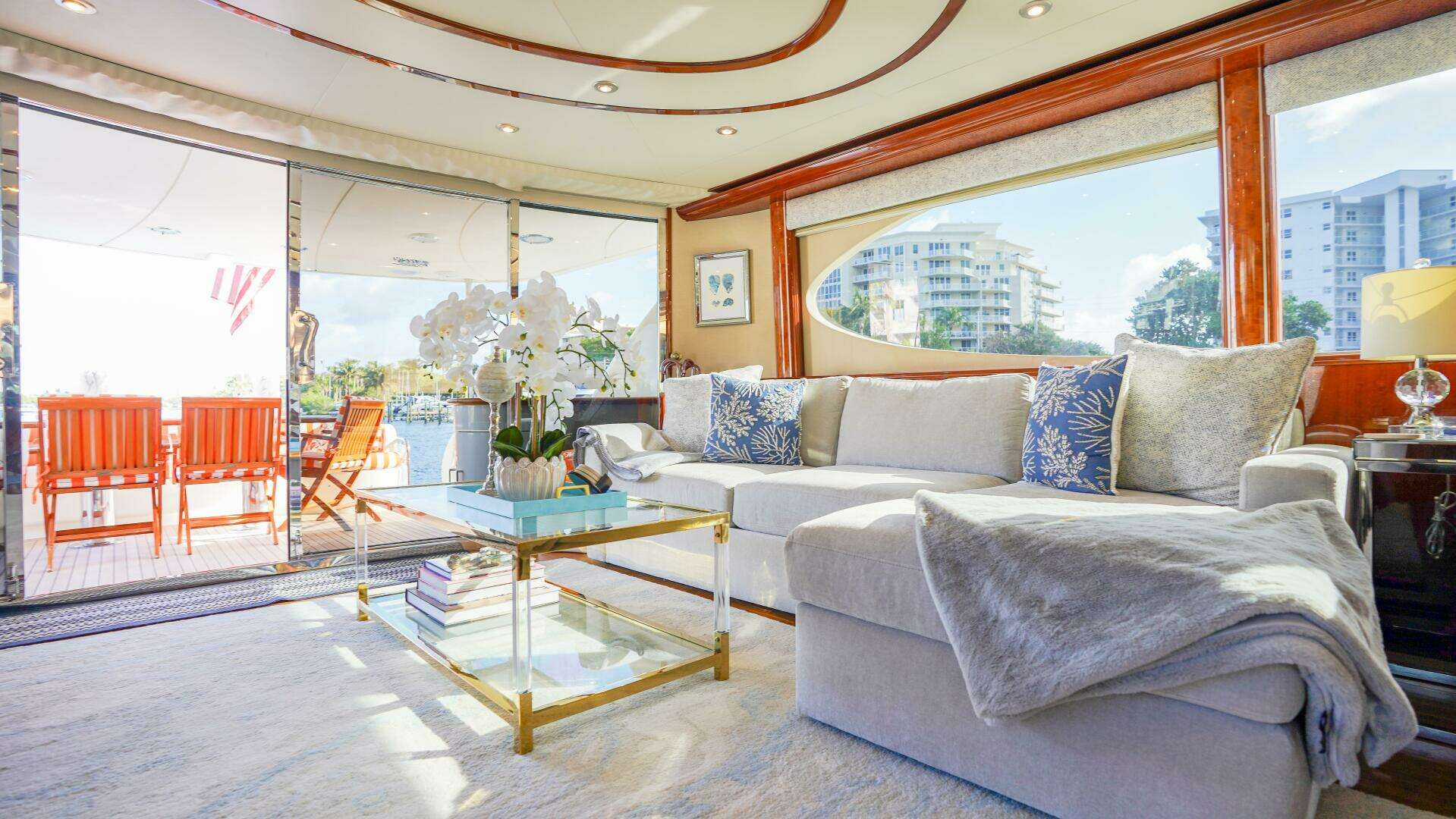 2004 Lazzara Yachts 80 SL - Image 23