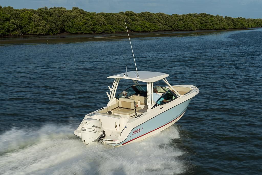 2023-Boston-Whaler-240-Vantage-MarineMax