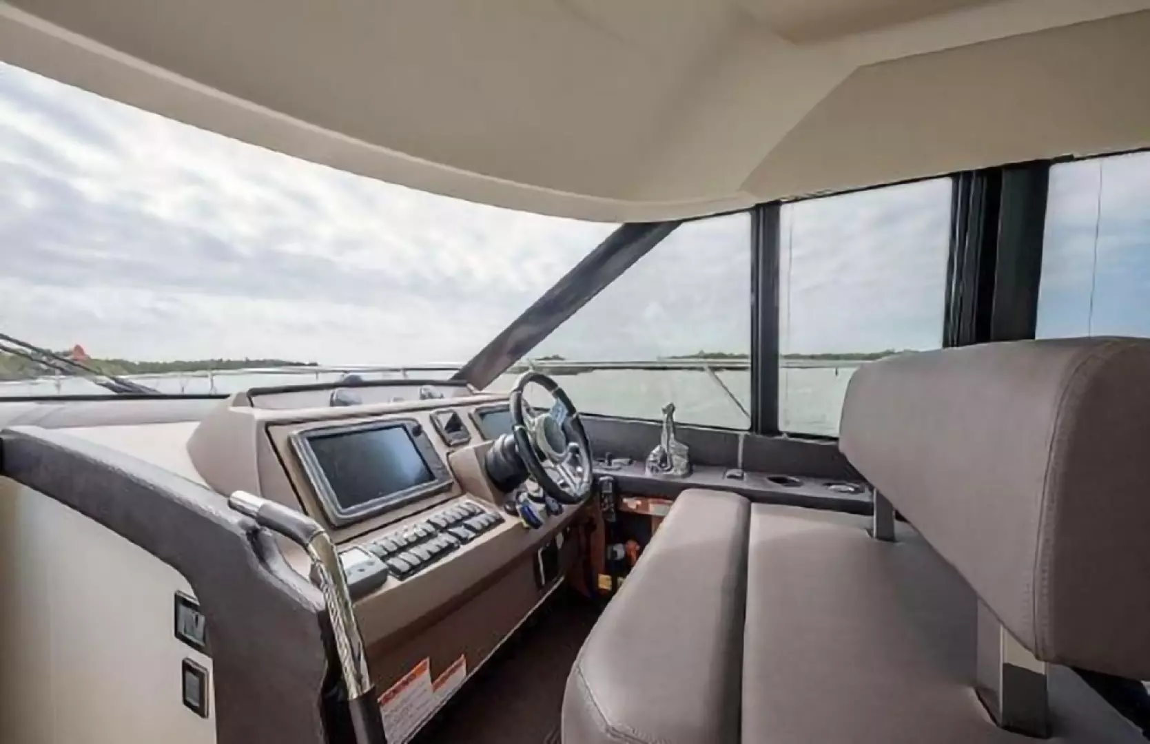 2015 Prestige 550 - Image 15