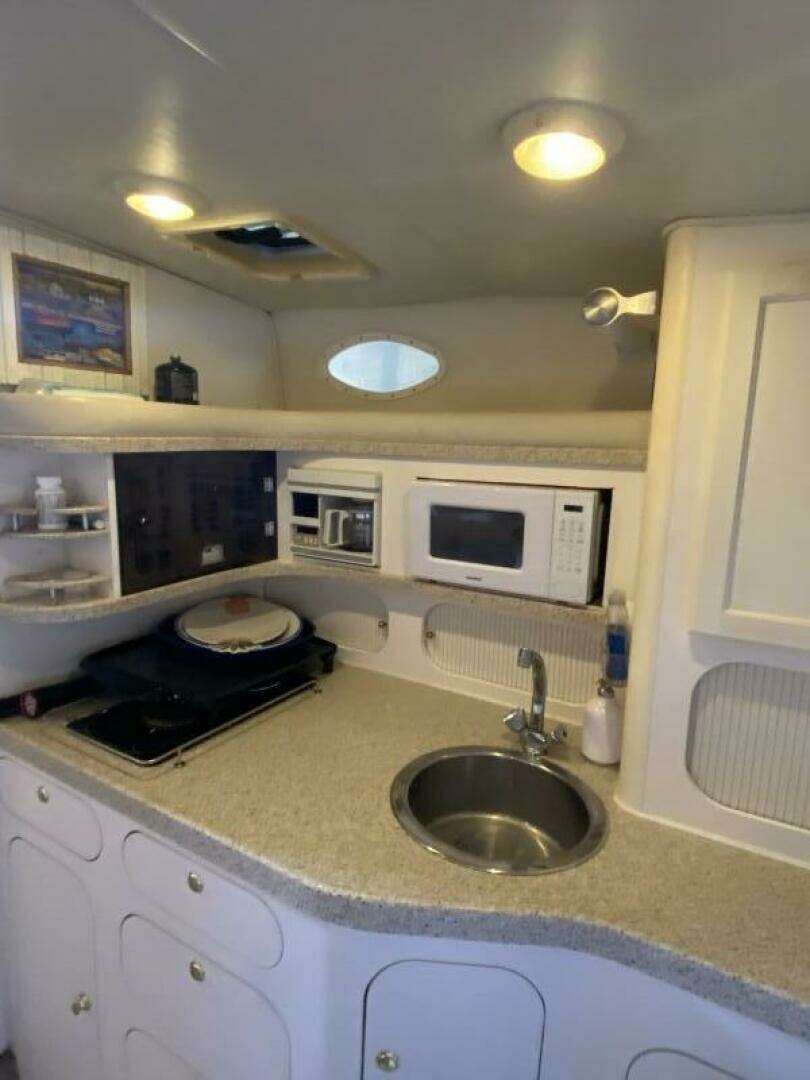 2000 Rinker — - Image 22