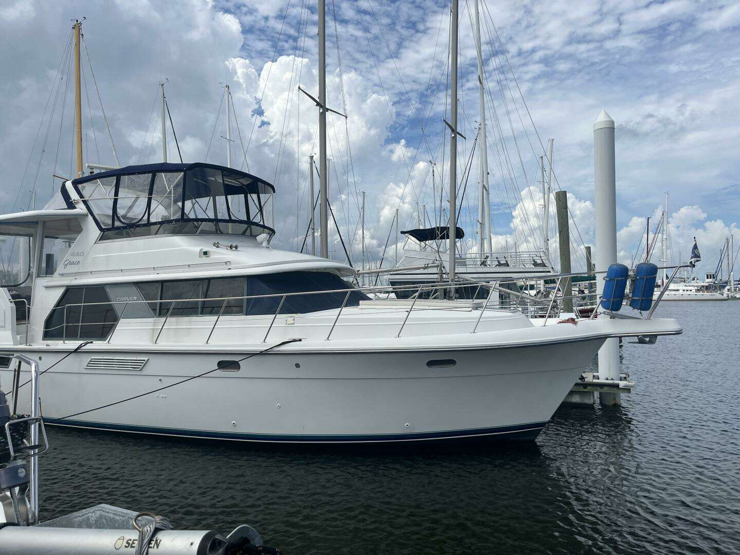 1995 Carver 440 Aft Cabin - Image 19