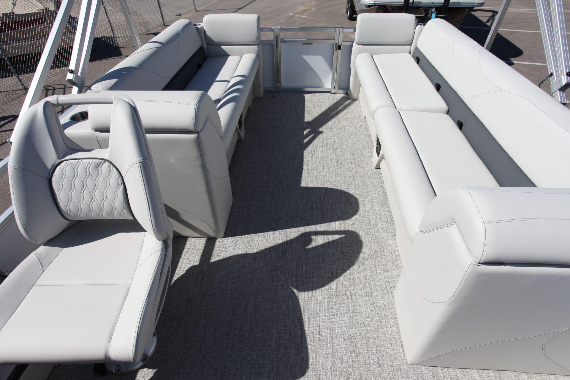 2025 Avalon 2380 QL - 12