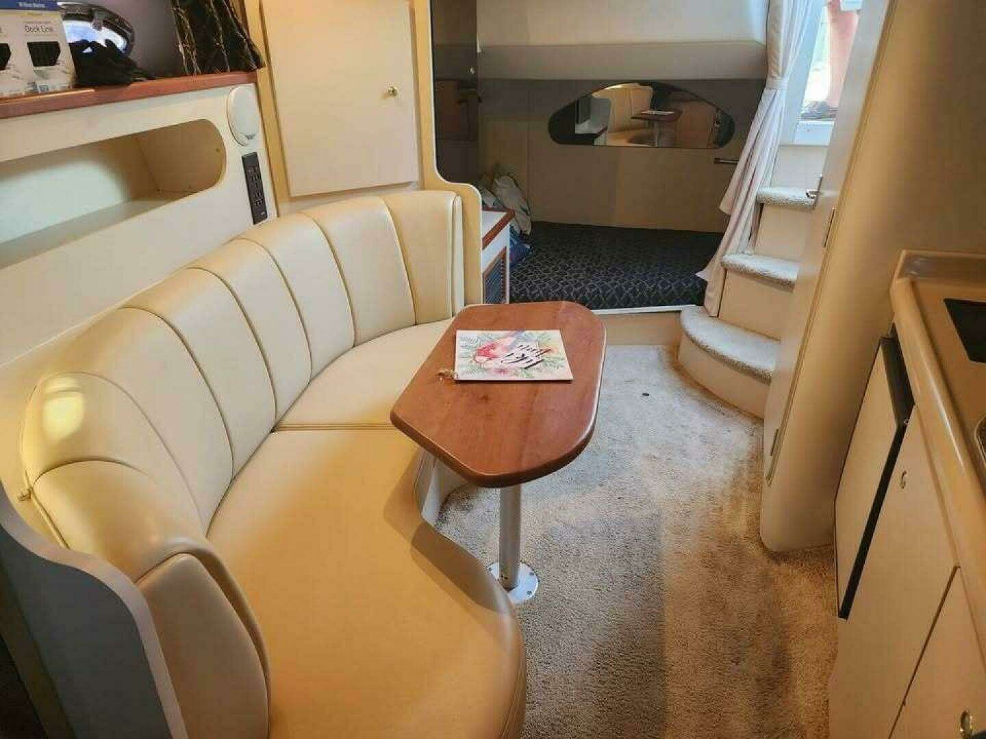 2001 Cruisers 3075 Express - Image 10
