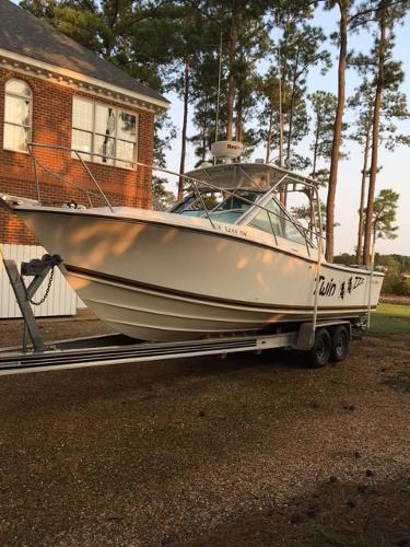 1993 Regulator 26 Express Cruiser