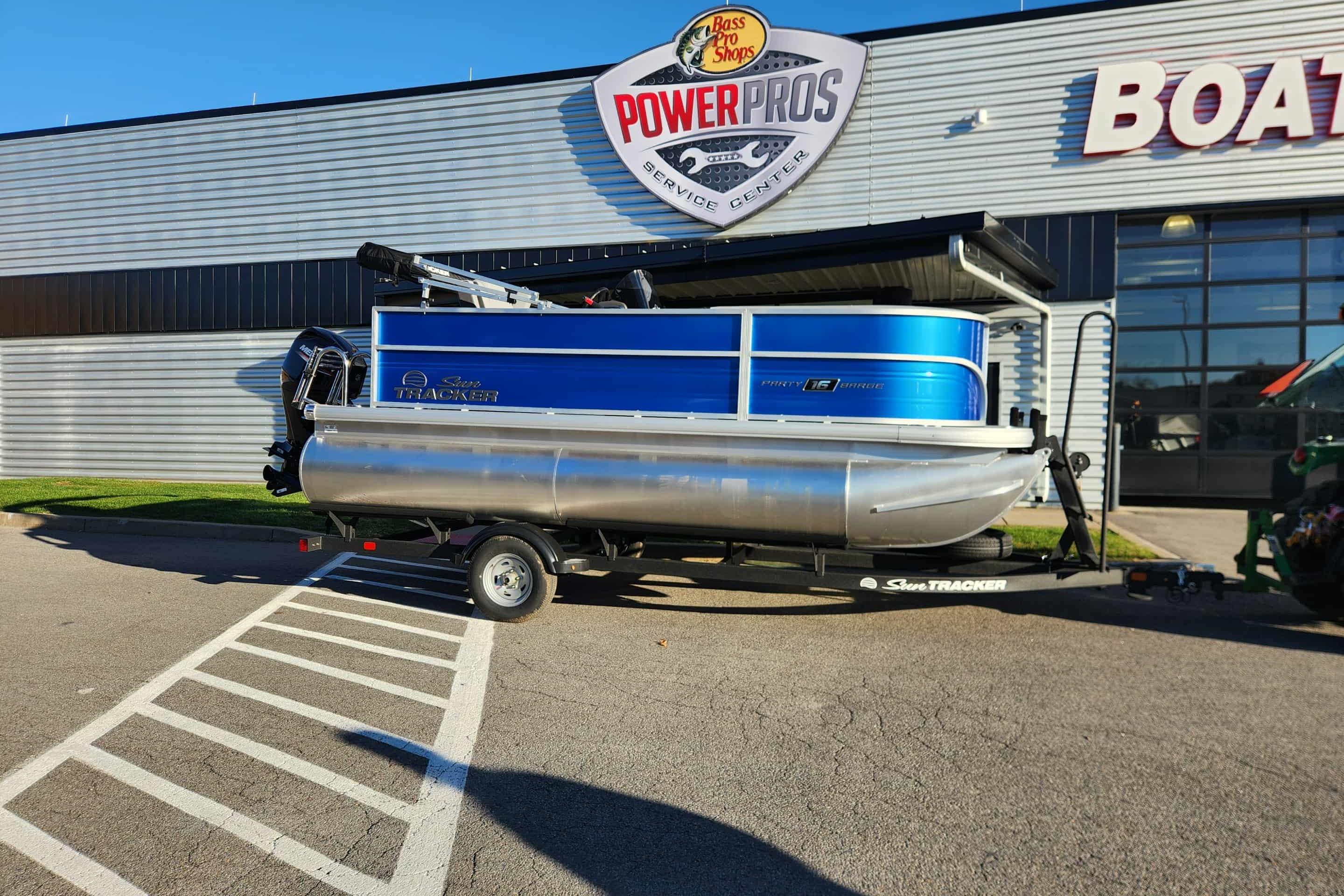 2026 Sun Tracker Party Barge 16 DLX