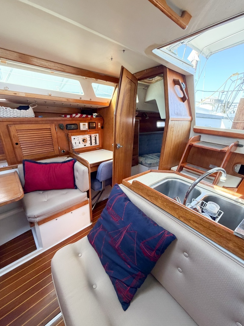 1996 Catalina 36 Mk II - Image 27