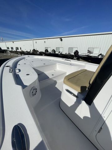 2025 Sportsman Masters 247 Bay Boat - 5