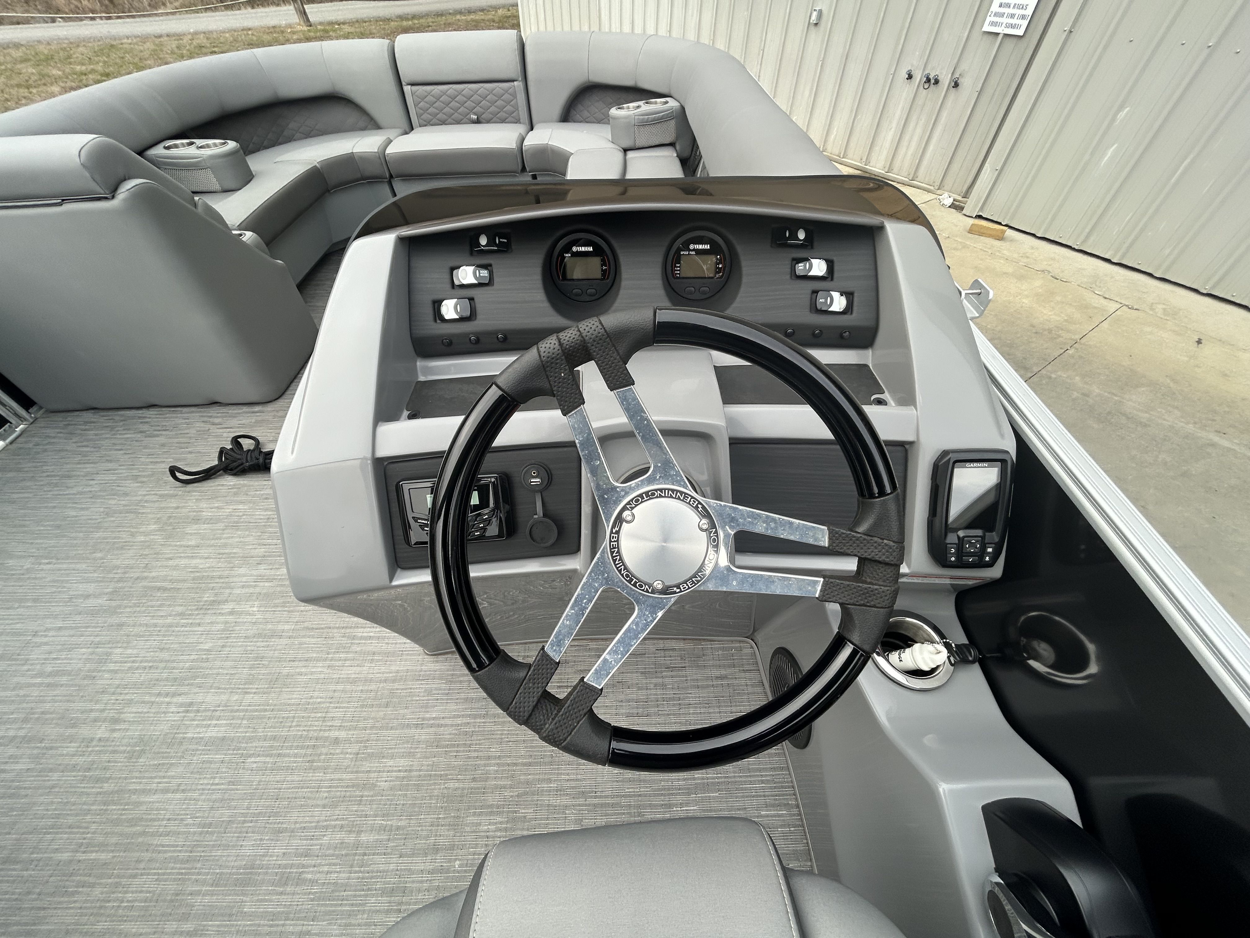 2023 Bennington 23 LSB - 9