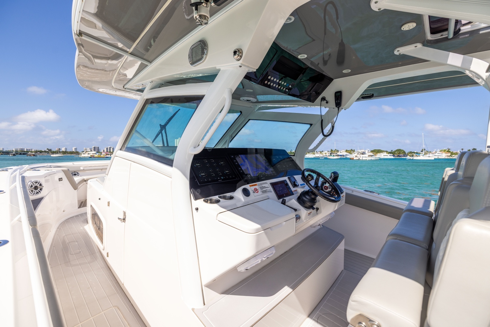 2024 Scout 400 LXF - Image 22