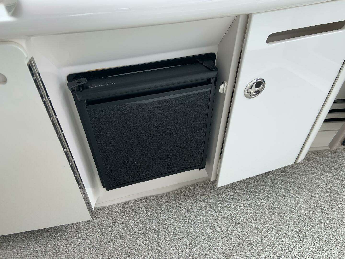 2005 Sea Ray 500 Sundancer - Image 7