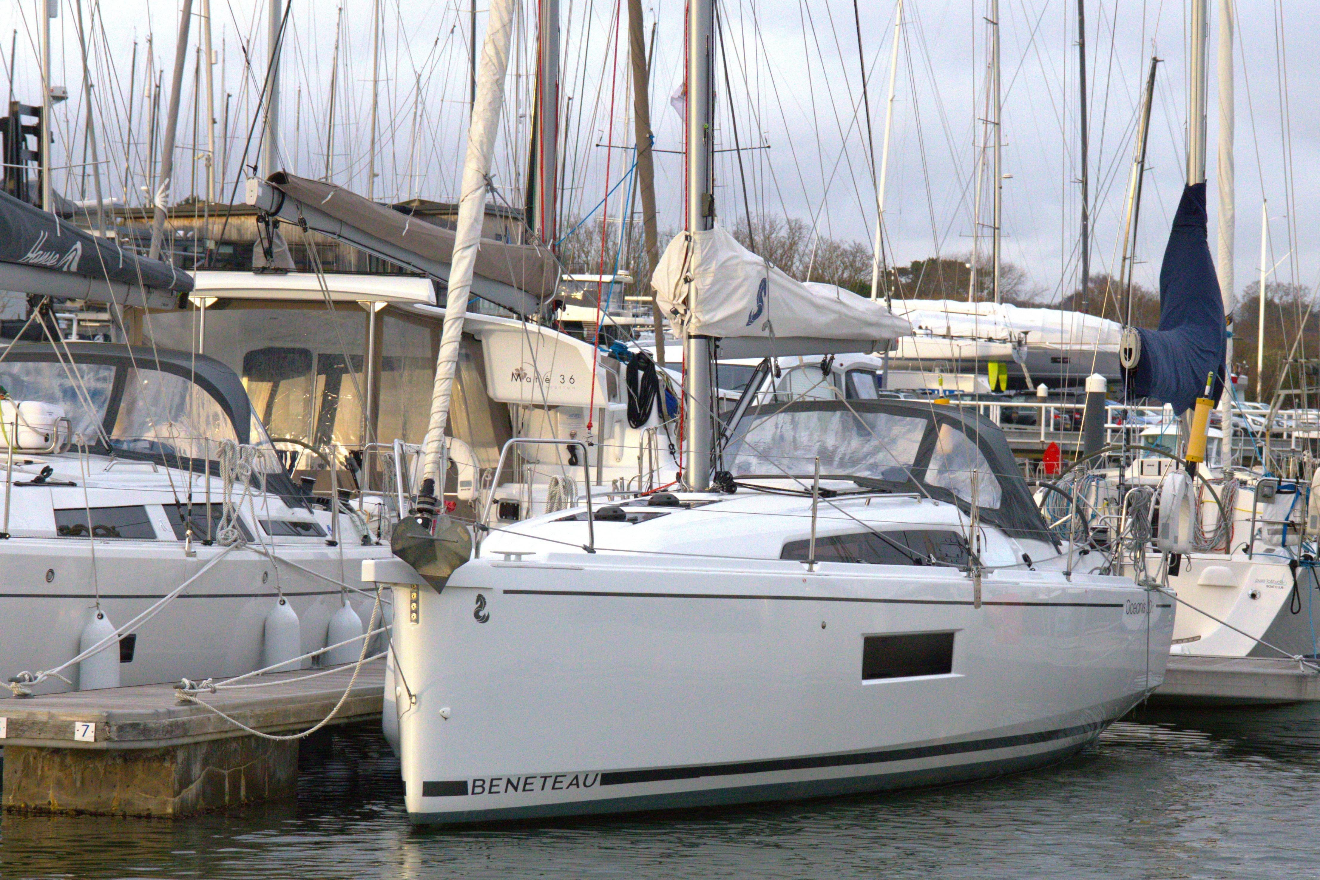 2022 Beneteau Oceanis 30.1